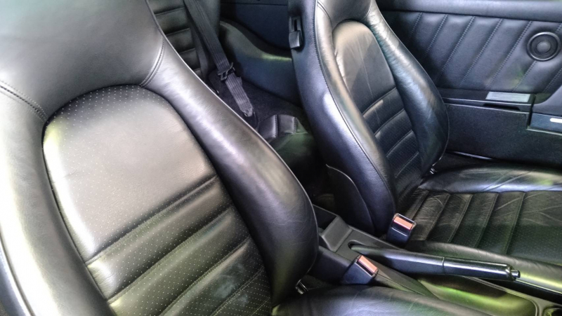 ポルシェ 911(Type964) カレラ4 5MT 低走行 ディーラー車 中古車