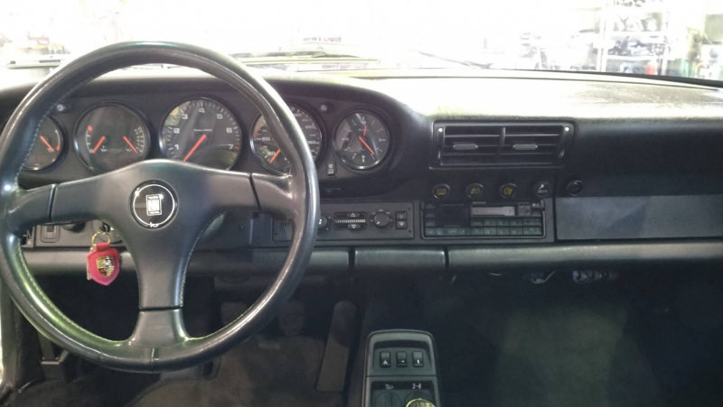 ポルシェ 911(Type964) カレラ4 5MT 低走行 ディーラー車 中古車