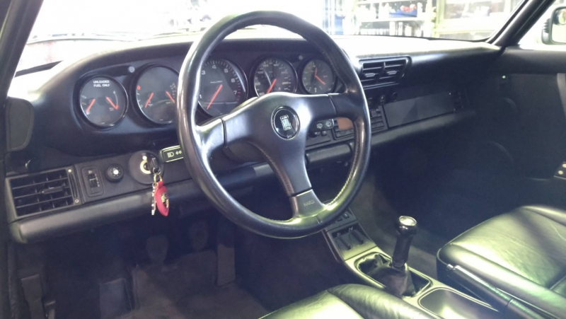 ポルシェ 911(Type964) カレラ4 5MT 低走行 ディーラー車 中古車