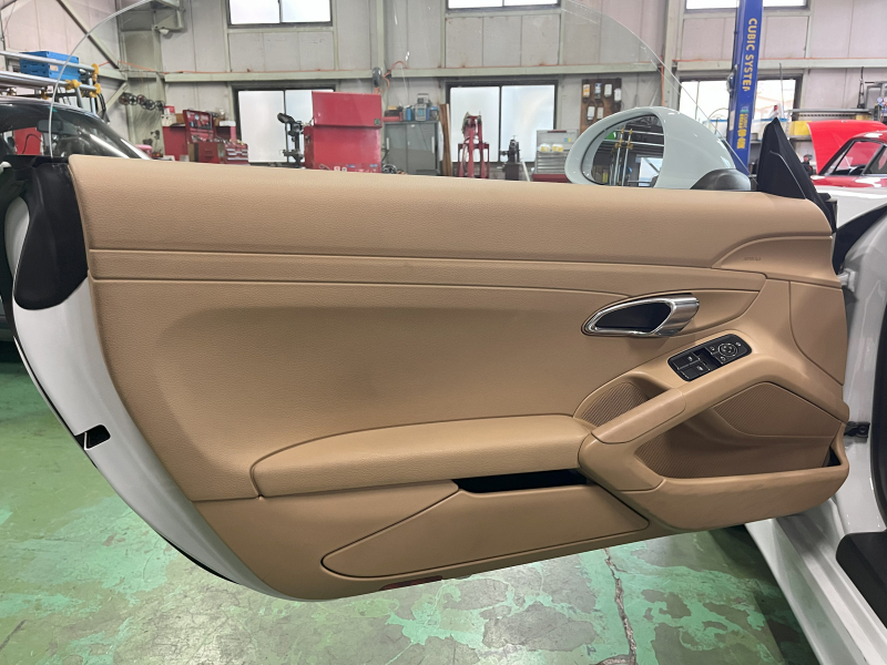 ポルシェ ボクスター(Type981) 981 2.7 PDK 左ハンドル 社外20インチ BILSTEIN 中古車