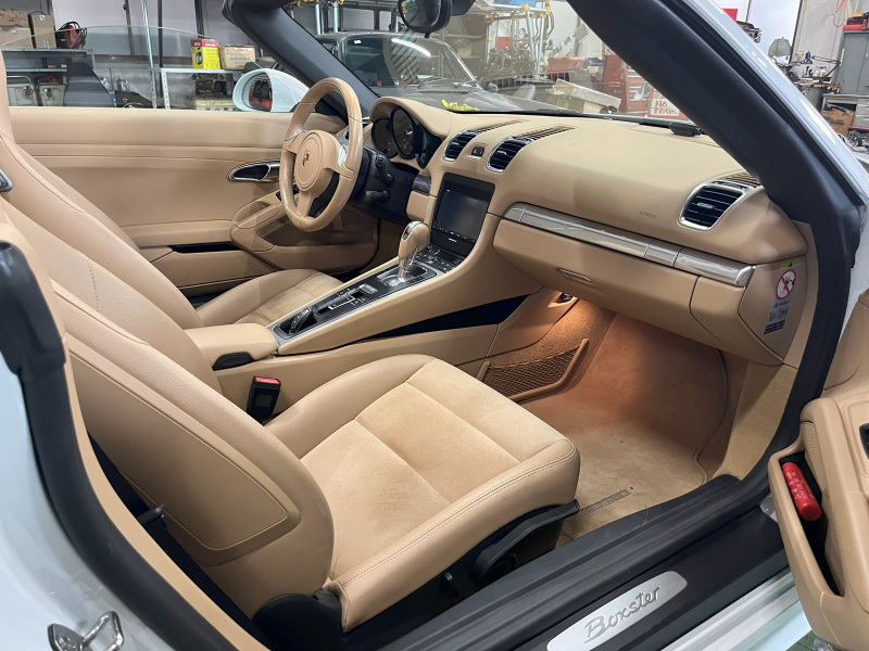 ポルシェ ボクスター(Type981) 981 2.7 PDK 左ハンドル 社外20インチ BILSTEIN 中古車