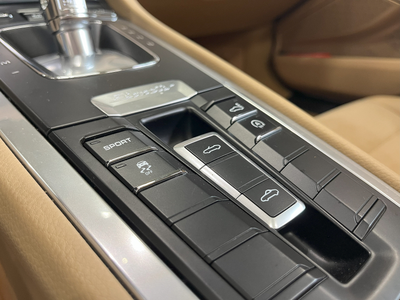 ポルシェ ボクスター(Type981) 981 2.7 PDK 左ハンドル 社外20インチ BILSTEIN 中古車